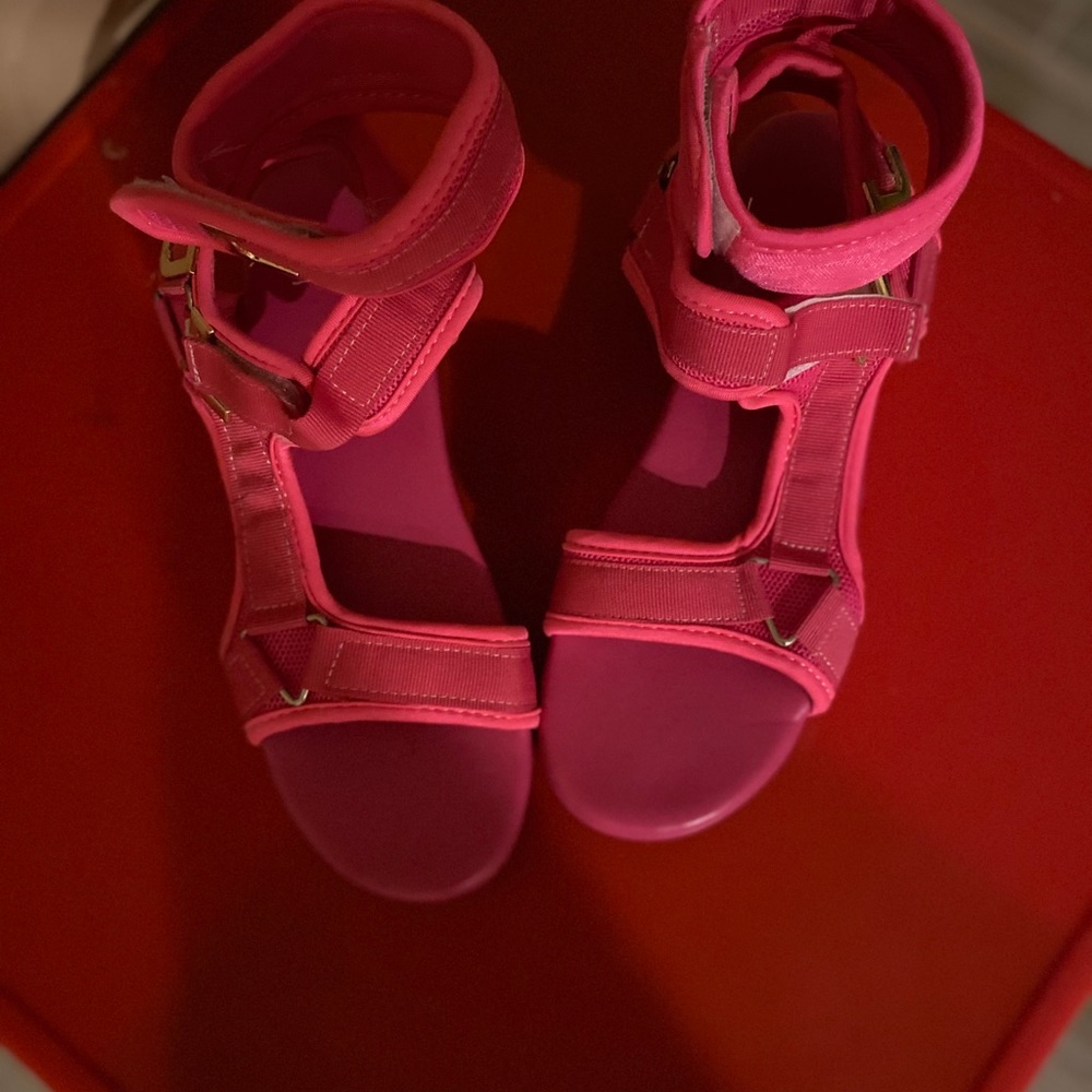 Pink comfortable sandals